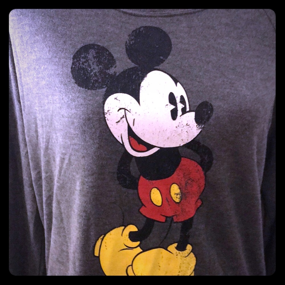 Re-Posh! Super cute. SOFT Mickey Mouse Top!
